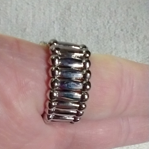 Silvertone crystal 🔮 stretch ring 💍 sz.9 - Picture 2 of 3